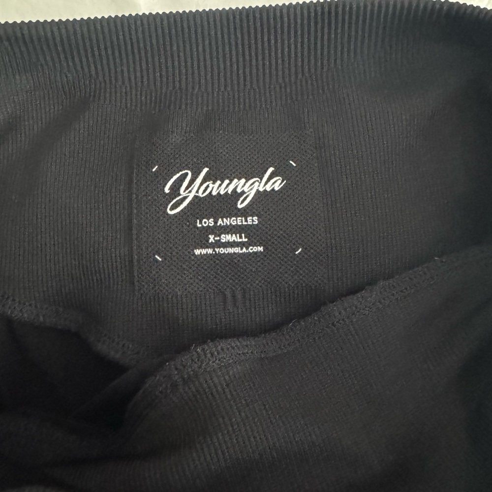 Youngla Legacy Black Leggings - image 3